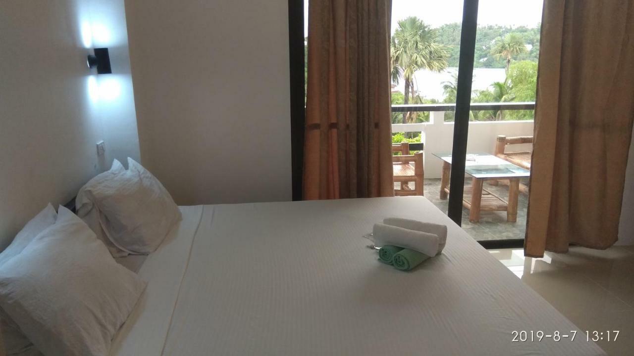 Jalyn'S Resort Sabang Puerto Galera Esterno foto